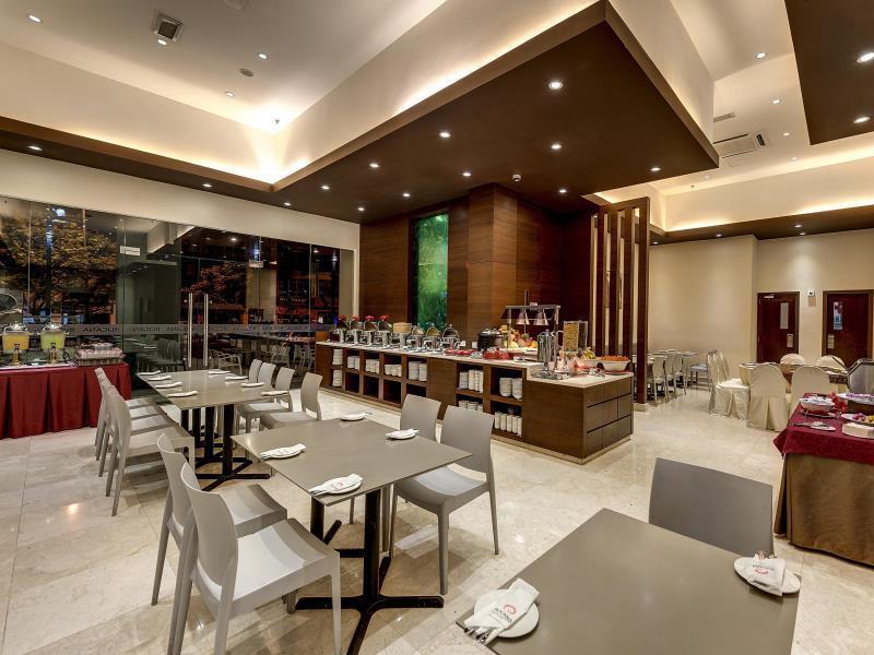 Rocana Hotel Kuantan Exterior foto